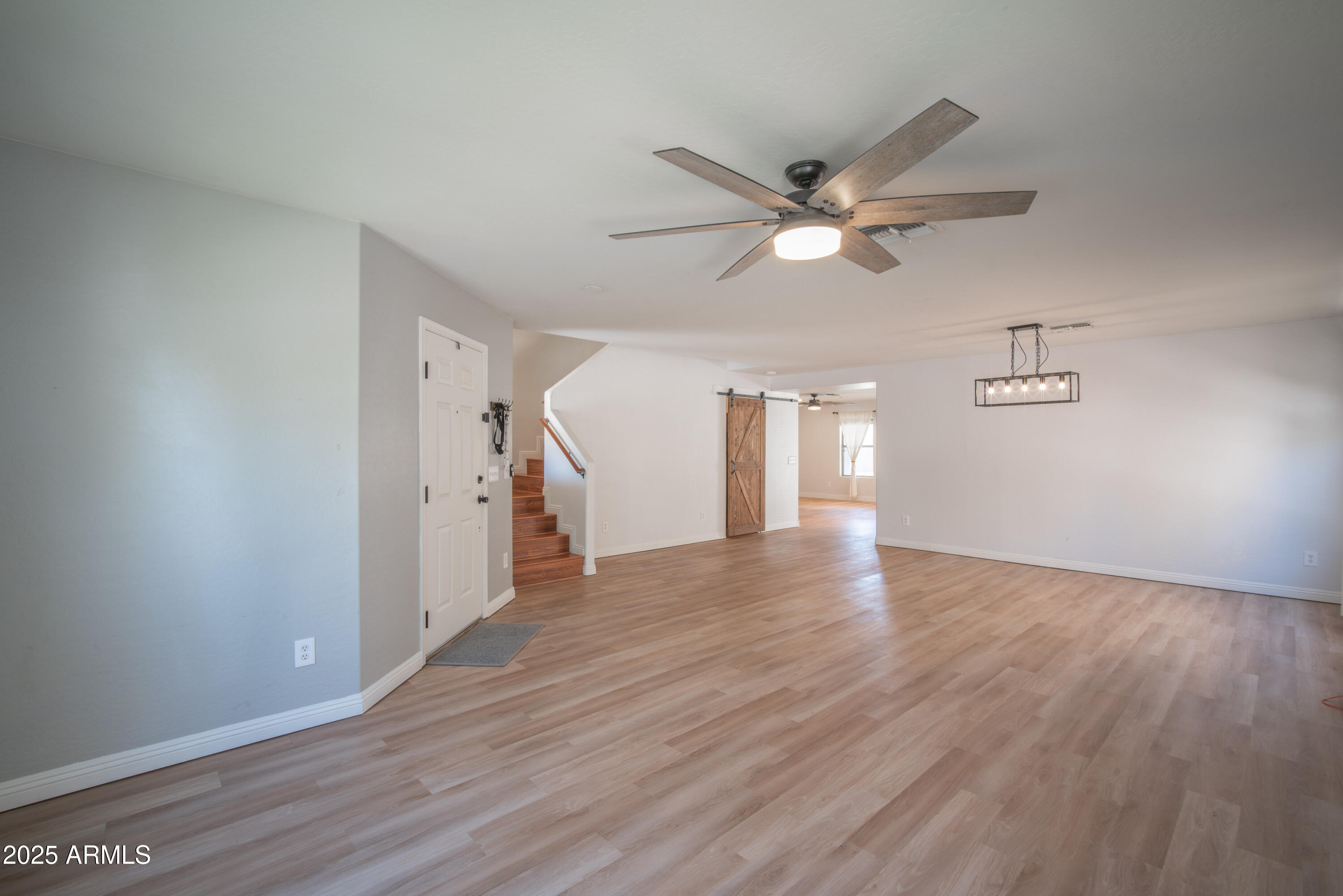 13601 West Hearn Road Surprise, AZ 85379 - Photo 7 of 35 NAC00147