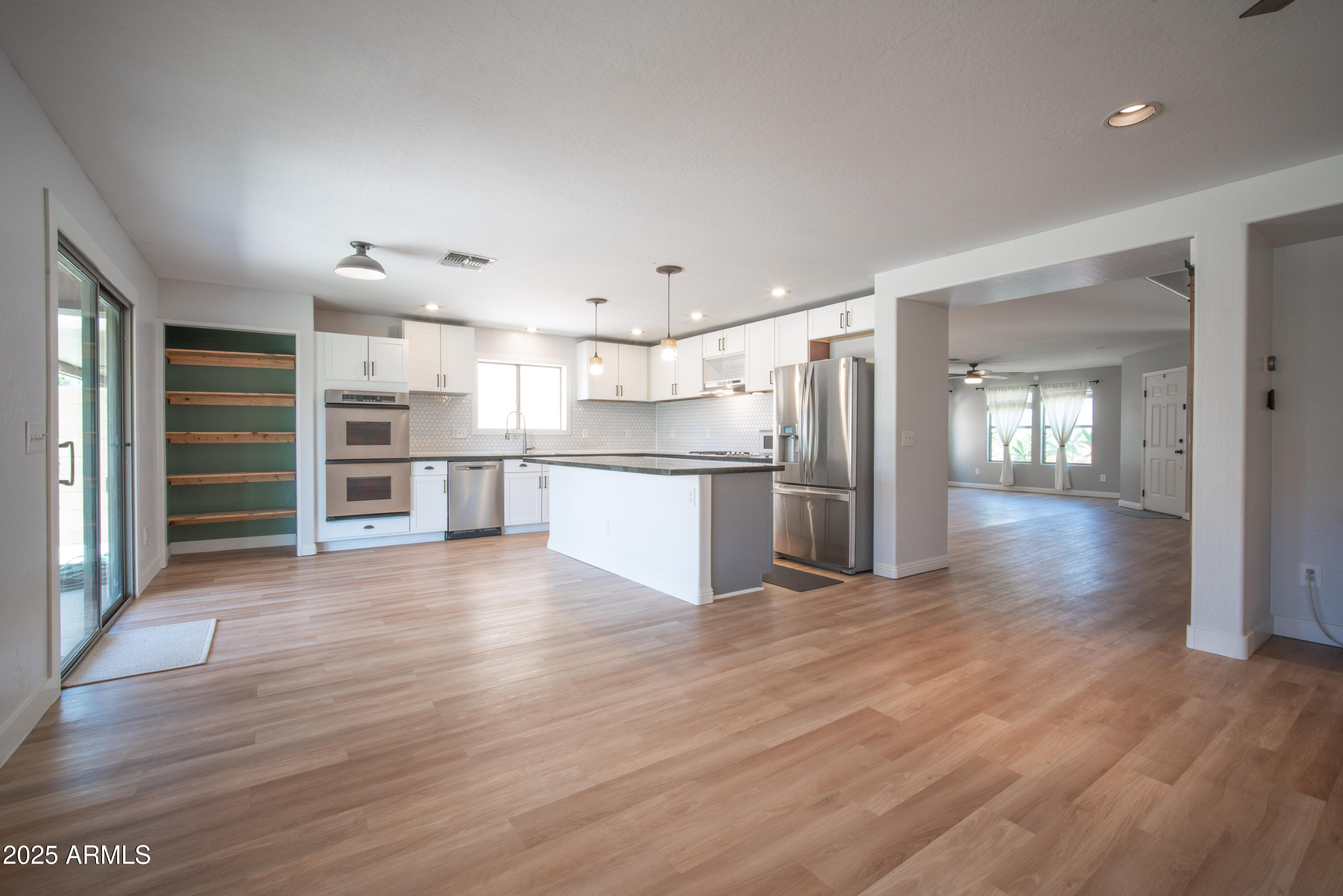 13601 West Hearn Road Surprise, AZ 85379 - Photo 9 of 35 NAC00189