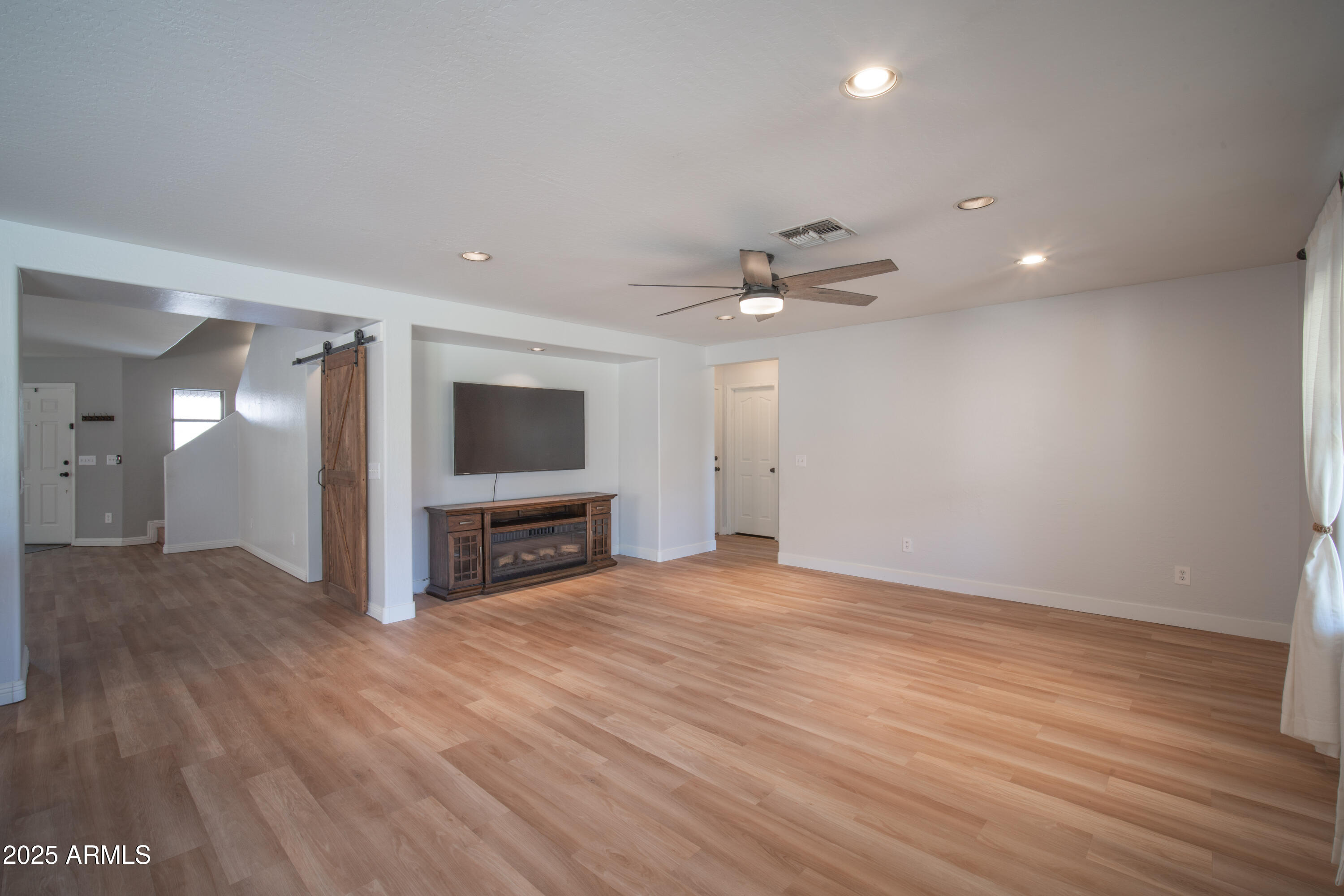 13601 West Hearn Road Surprise, AZ 85379 - Photo 10 of 35 NAC00184