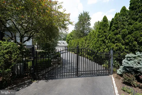 $2,395,000 | 101 East Brookhaven Road, Wallingford, PA 19086