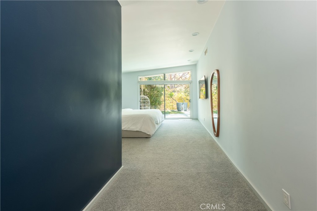 15626 Royal Ridge Road Sherman Oaks, CA 91403 - Photo 19 of 33