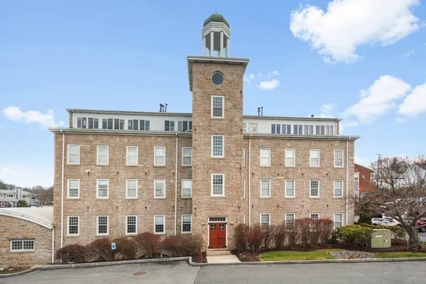 $2,400 | 7 South Stone Mill Drive, Unit 524, Dedham, MA 02026