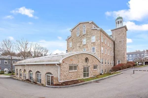 $2,400 | 7 South Stone Mill Drive, Unit 524, Dedham, MA 02026