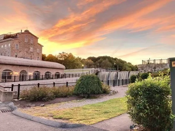 $2,400 | 7 South Stone Mill Drive, Unit 524, Dedham, MA 02026