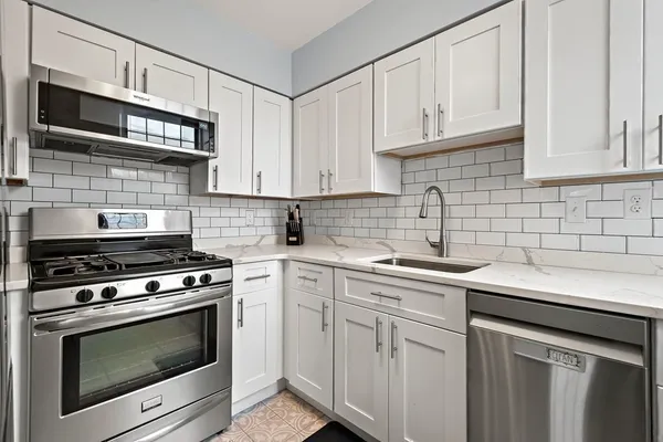 $2,400 | 7 South Stone Mill Drive, Unit 524, Dedham, MA 02026