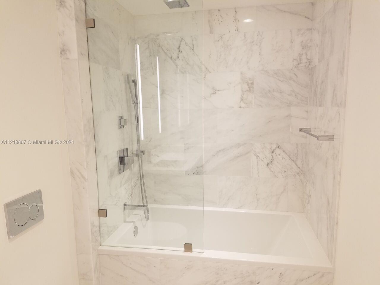 1451 Brickell Avenue, Unit 1206 Miami, FL 33131 - Photo 17 of 18