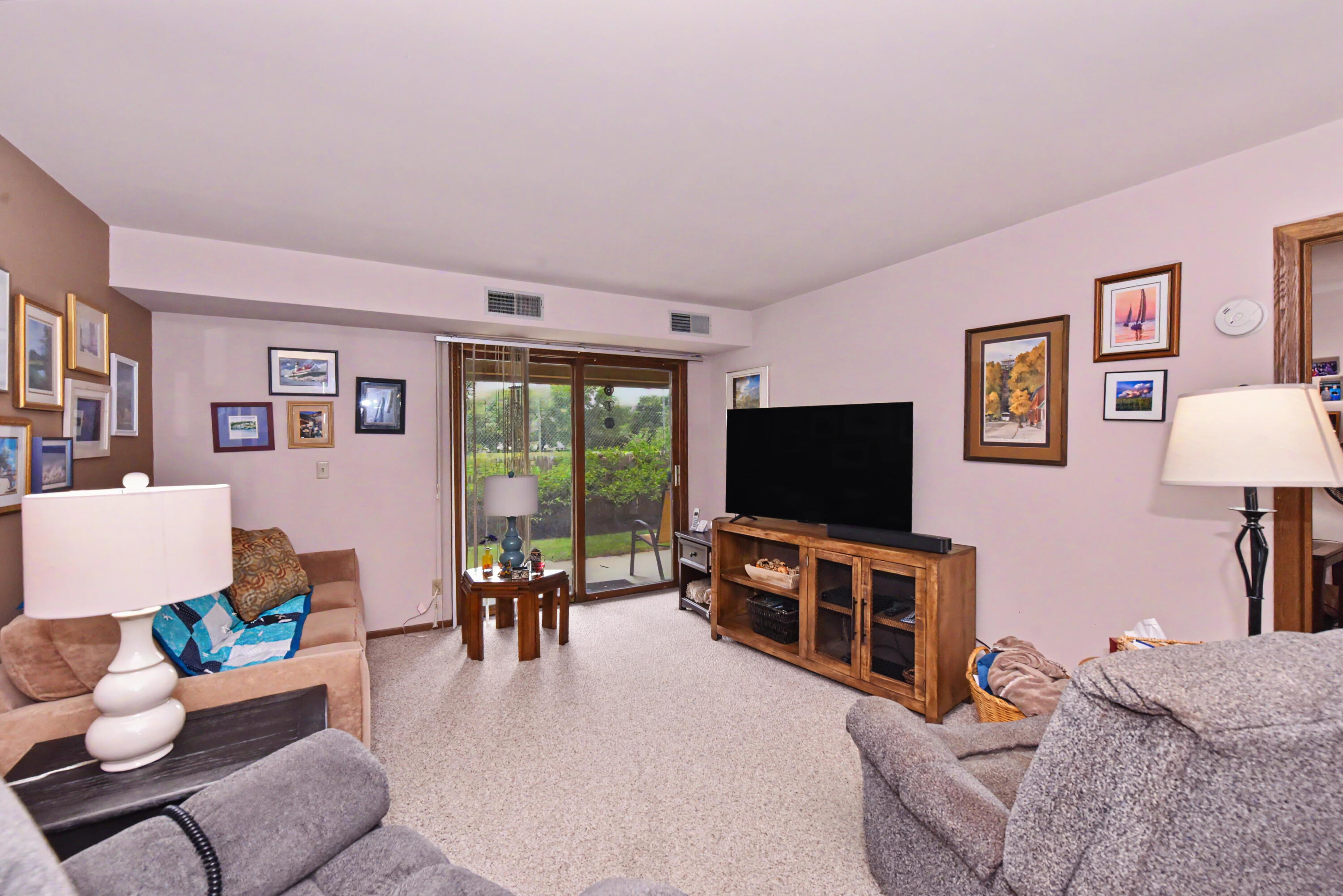 2101 Good Hope Road, Unit 111 Glendale, WI 53209 - Photo 2 of 29 DSC_9035