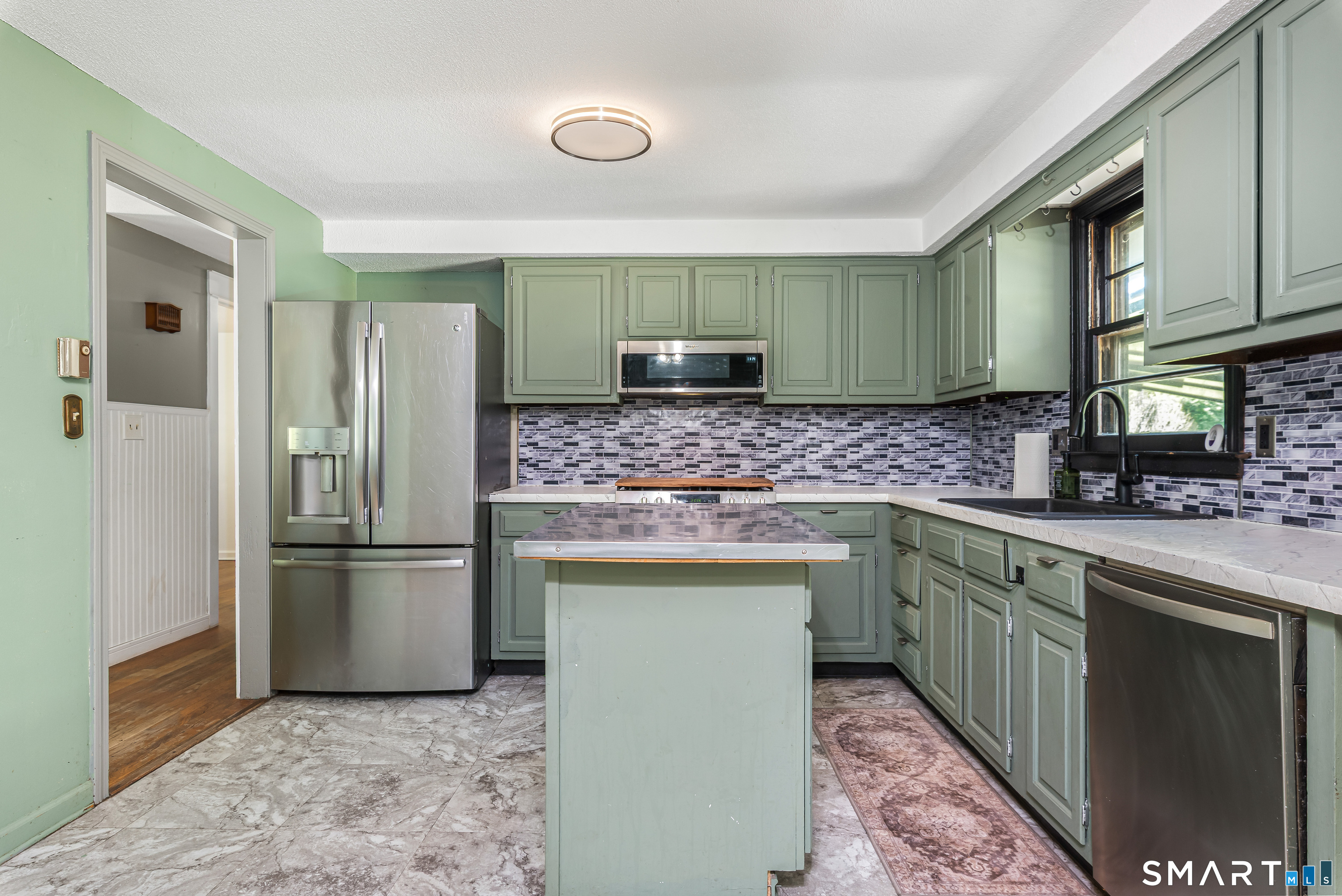 196 Humiston Circle Thomaston, CT 06787 - Photo 13 of 40