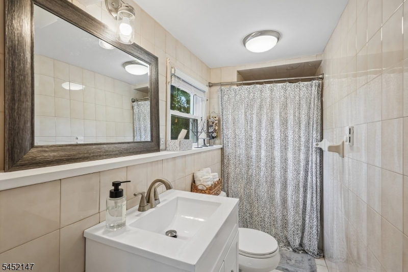 24 Lawrence Road Wayne, NJ 07470 - Photo 26 of 36 Gallery Image 26