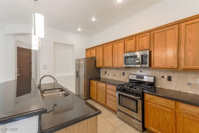 $2,950 | 27 Gladewater Drive, Henderson, NV 89052