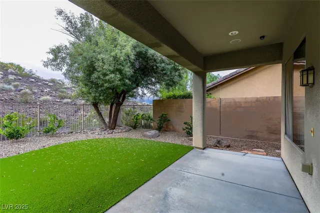 $2,950 | 27 Gladewater Drive, Henderson, NV 89052