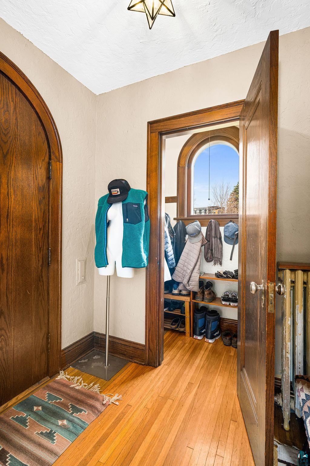 2312 East 8th Street Duluth, MN 55812 - Photo 3 of 44