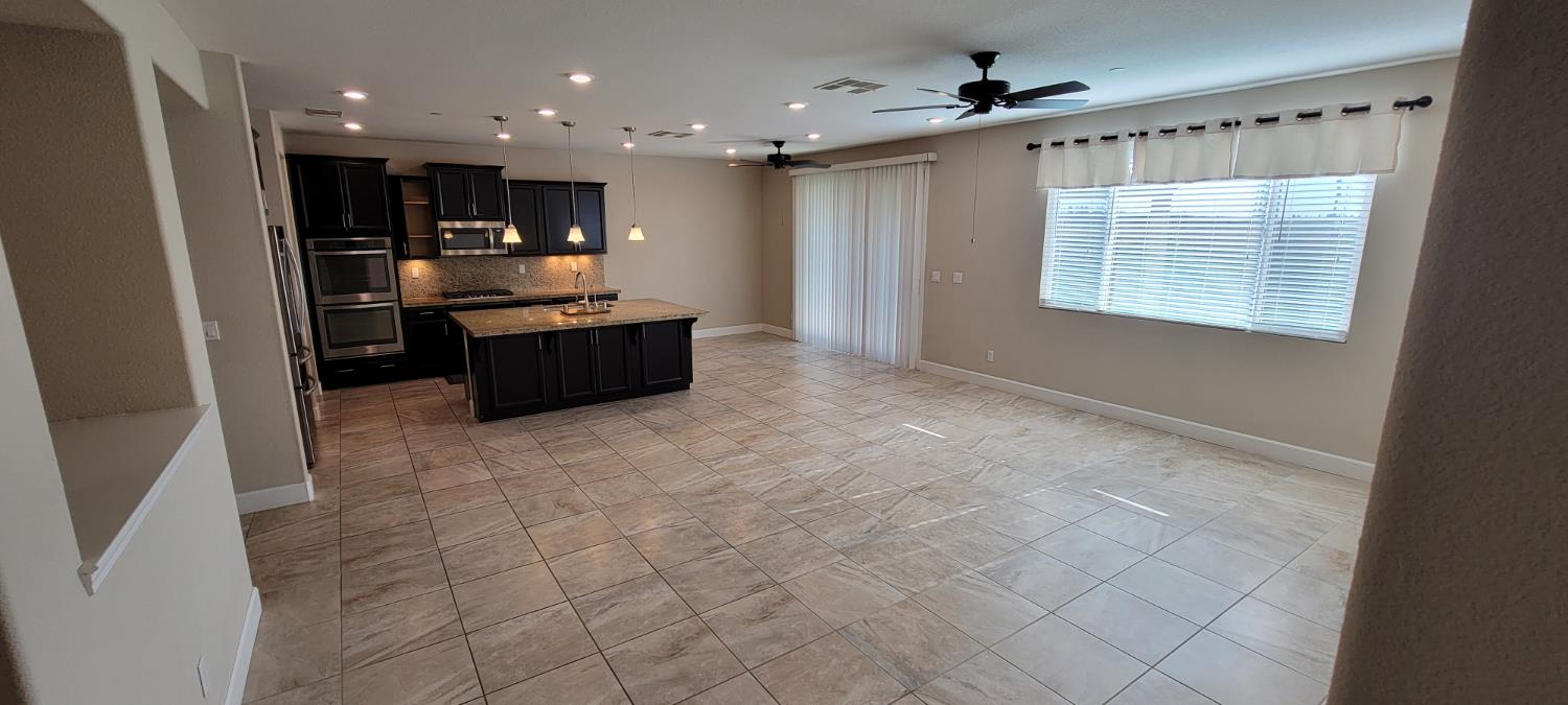1052 Lavender Street Manteca, CA 95337 - Photo 8 of 29