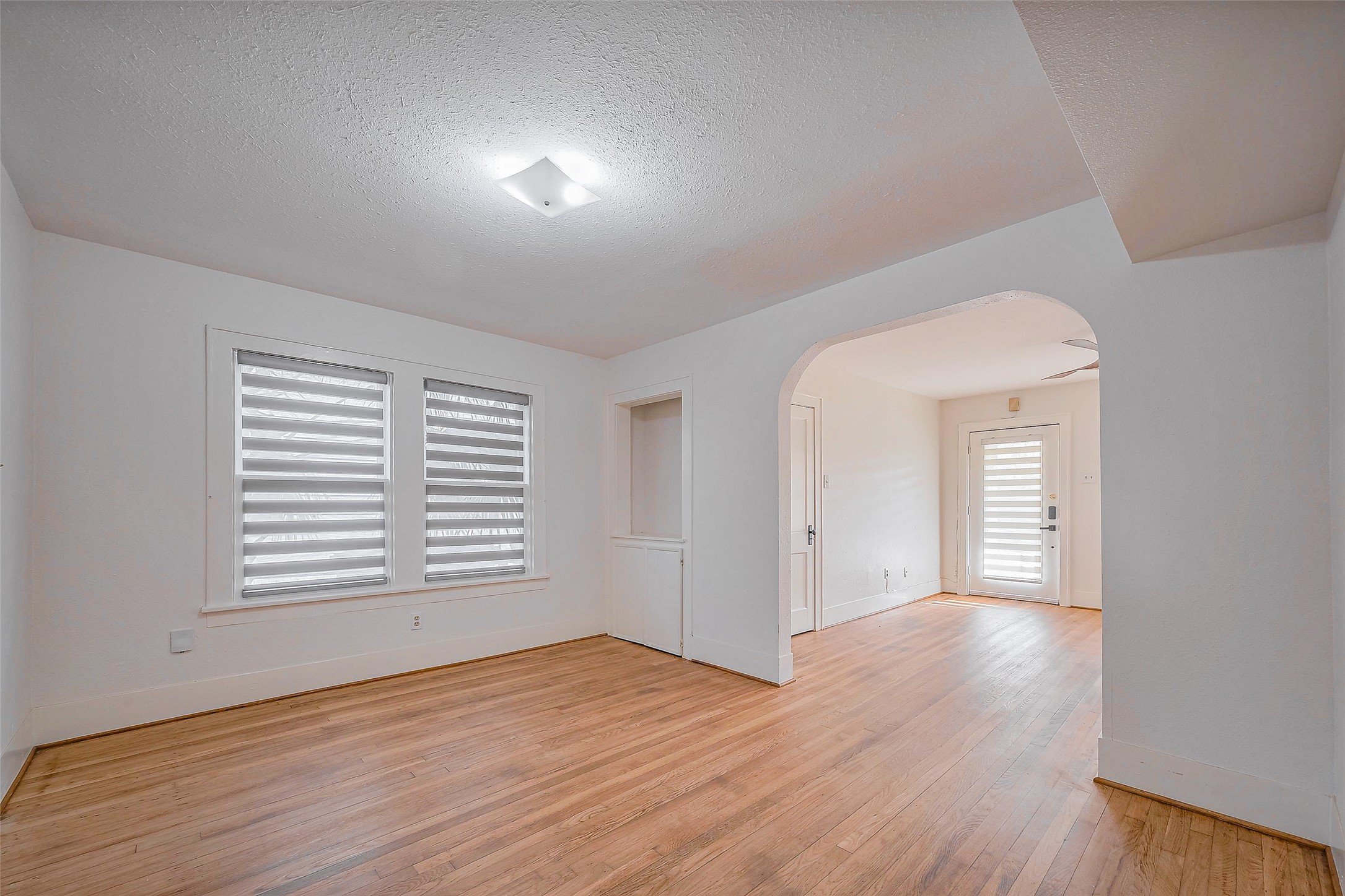 1614 Ridgewood Street Houston, TX 77006 - Photo 7 of 24