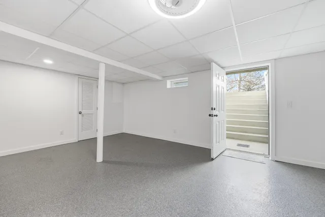 an empty room with a empty space