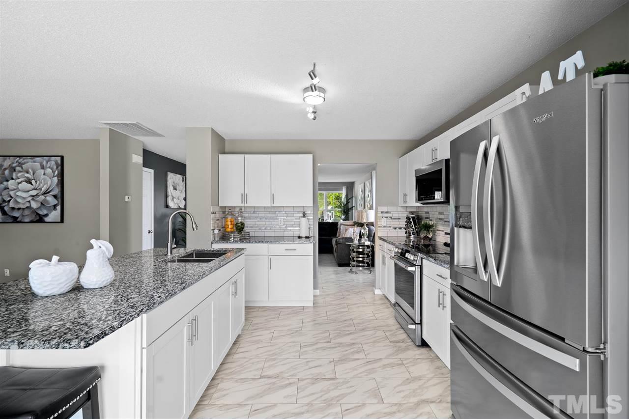 5827 Finestra Way Raleigh, NC 27610 - Photo 8 of 26 Gallery Image 8