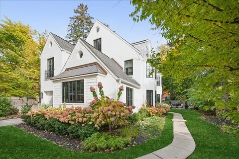 $1,995,000 | 335 Fairview Avenue, Winnetka, IL 60093