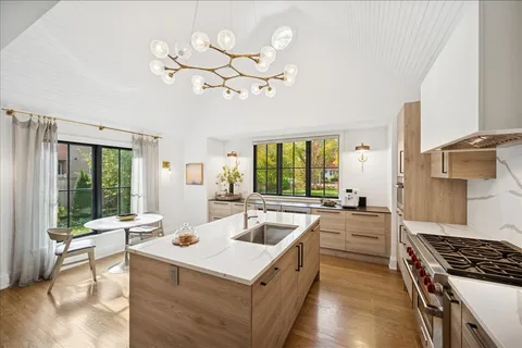 $1,995,000 | 335 Fairview Avenue, Winnetka, IL 60093