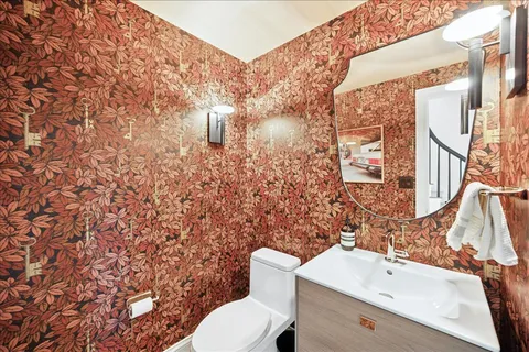 $1,995,000 | 335 Fairview Avenue, Winnetka, IL 60093