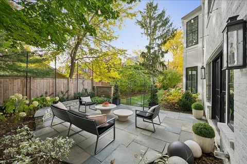 $1,995,000 | 335 Fairview Avenue, Winnetka, IL 60093