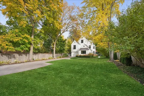$1,995,000 | 335 Fairview Avenue, Winnetka, IL 60093