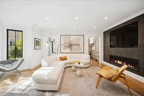 $1,995,000 | 335 Fairview Avenue, Winnetka, IL 60093