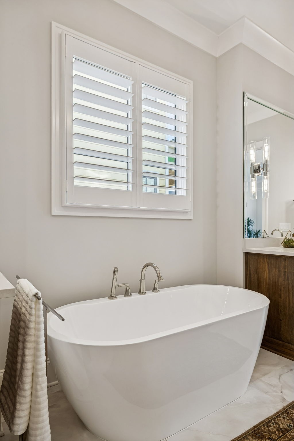 6080 Pasquo Road Nashville, TN 37221 - Photo 39 of 76 a white bath tub sitting next to a window