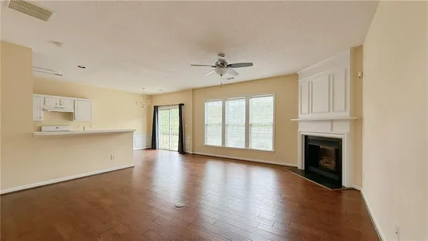 $2,300 | 3592 Gainesway Trace, Duluth, GA 30096