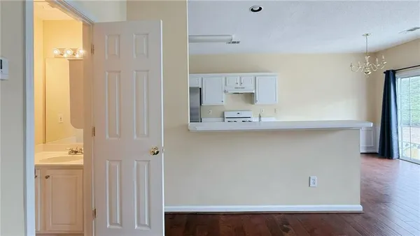 $2,300 | 3592 Gainesway Trace, Duluth, GA 30096