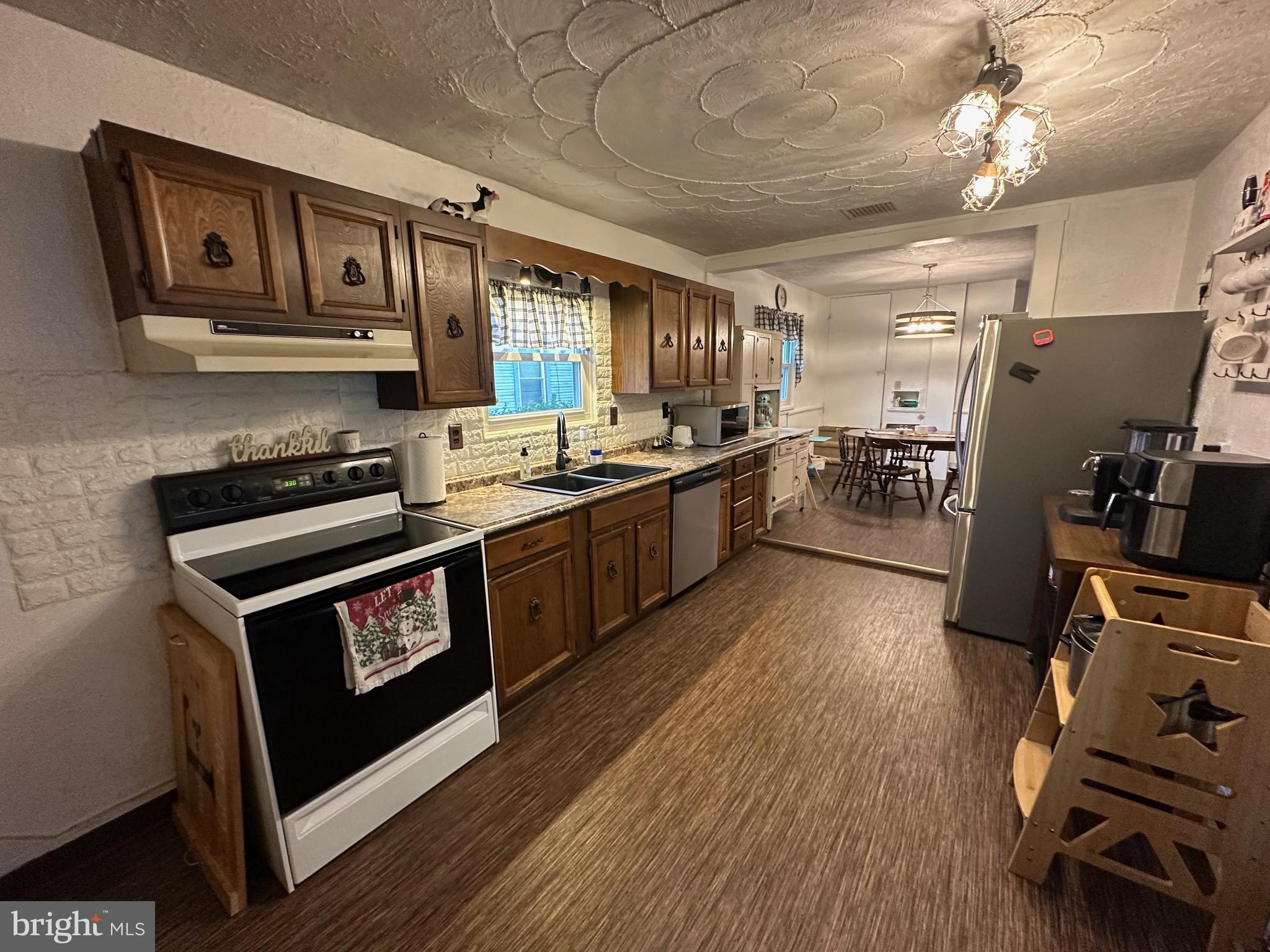 628 Locust Street Roaring Spring, PA 16673 - Photo 12 of 38