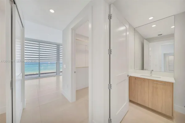 $15,000 | 153 North Seabreeze Boulevard, Unit 801, Fort Lauderdale, FL 33304