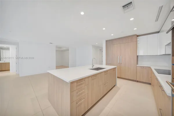 $15,000 | 153 North Seabreeze Boulevard, Unit 801, Fort Lauderdale, FL 33304