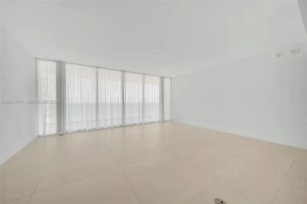 $15,000 | 153 North Seabreeze Boulevard, Unit 801, Fort Lauderdale, FL 33304
