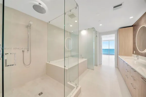 $15,000 | 153 North Seabreeze Boulevard, Unit 801, Fort Lauderdale, FL 33304