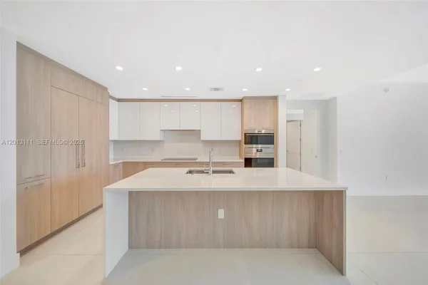 $15,000 | 153 North Seabreeze Boulevard, Unit 801, Fort Lauderdale, FL 33304