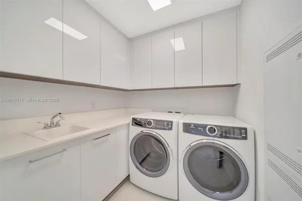 $15,000 | 153 North Seabreeze Boulevard, Unit 801, Fort Lauderdale, FL 33304