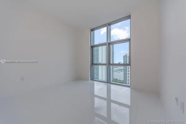 $7,500 | 851 Northeast 1st Avenue, Unit 4007, Miami, FL 33132