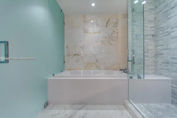 $7,500 | 851 Northeast 1st Avenue, Unit 4007, Miami, FL 33132