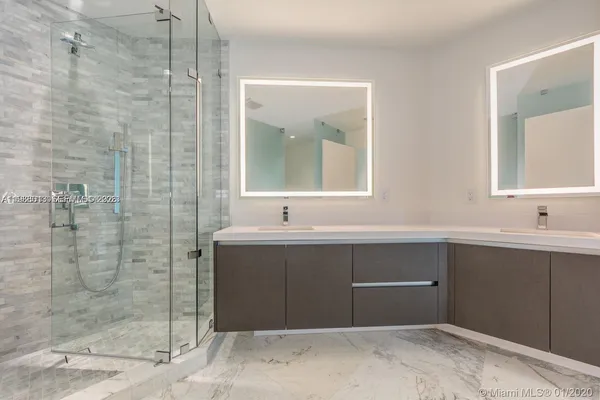 $7,500 | 851 Northeast 1st Avenue, Unit 4007, Miami, FL 33132