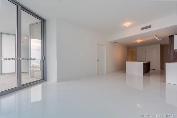 $7,500 | 851 Northeast 1st Avenue, Unit 4007, Miami, FL 33132