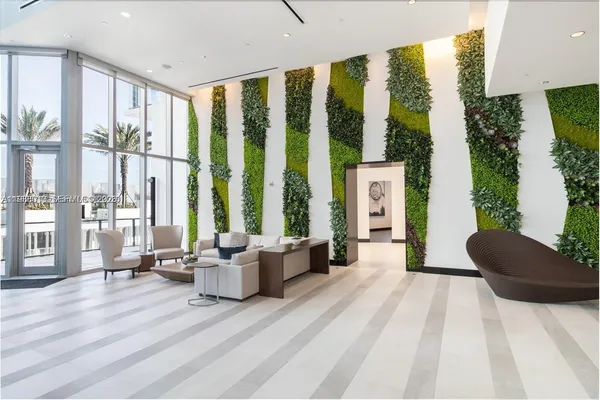 $7,500 | 851 Northeast 1st Avenue, Unit 4007, Miami, FL 33132