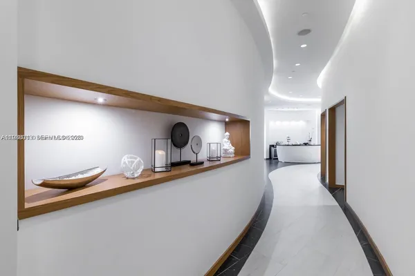 $7,500 | 851 Northeast 1st Avenue, Unit 4007, Miami, FL 33132