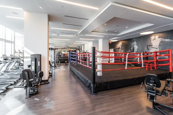 $7,500 | 851 Northeast 1st Avenue, Unit 4007, Miami, FL 33132