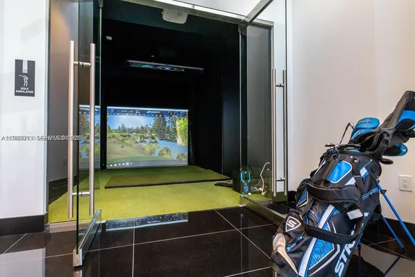 $7,500 | 851 Northeast 1st Avenue, Unit 4007, Miami, FL 33132