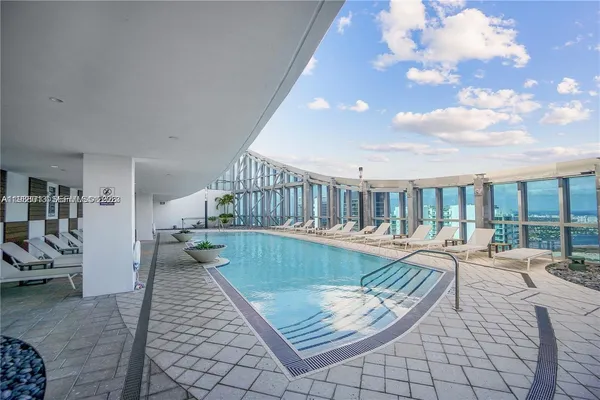 $7,500 | 851 Northeast 1st Avenue, Unit 4007, Miami, FL 33132