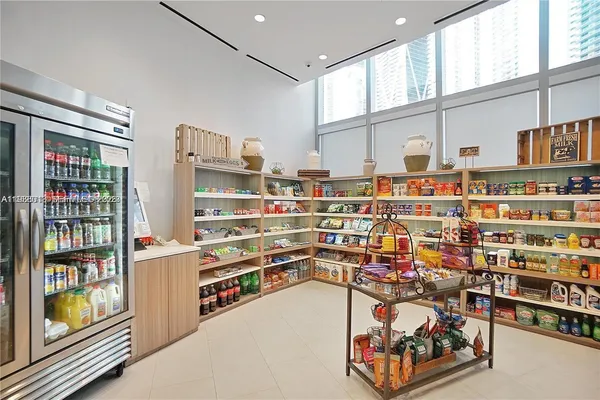 $7,500 | 851 Northeast 1st Avenue, Unit 4007, Miami, FL 33132