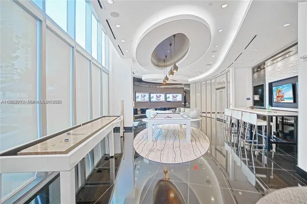 $7,500 | 851 Northeast 1st Avenue, Unit 4007, Miami, FL 33132