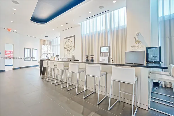 $7,500 | 851 Northeast 1st Avenue, Unit 4007, Miami, FL 33132