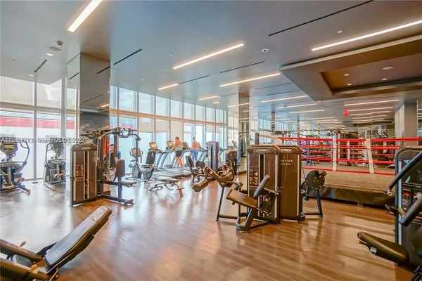 $7,500 | 851 Northeast 1st Avenue, Unit 4007, Miami, FL 33132