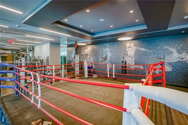 $7,500 | 851 Northeast 1st Avenue, Unit 4007, Miami, FL 33132